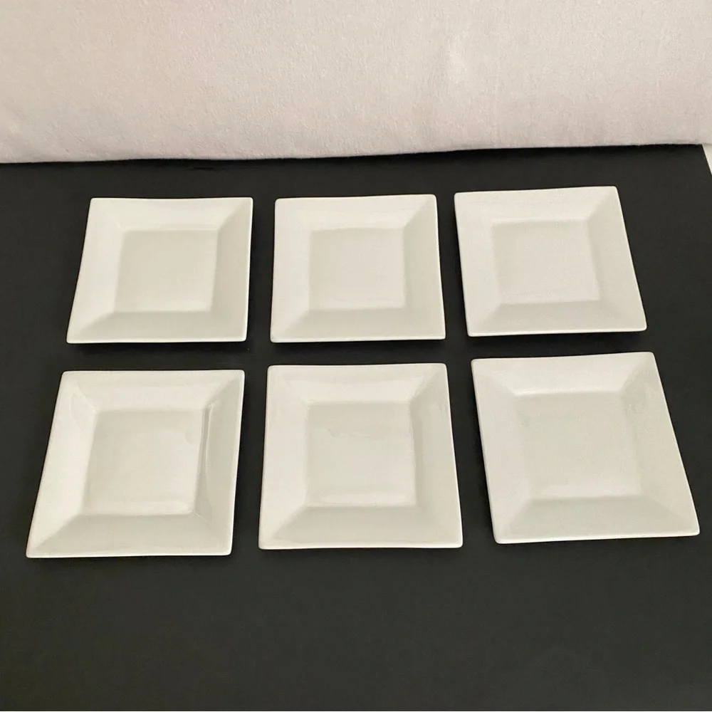 Crate & Barrel Set of 6 Small 6X6 White Appetizer Plates Modern Elegant Dining
